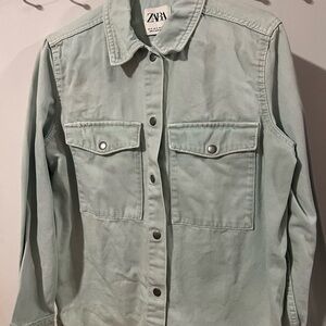 Zara Light Green Button-Up Shirt